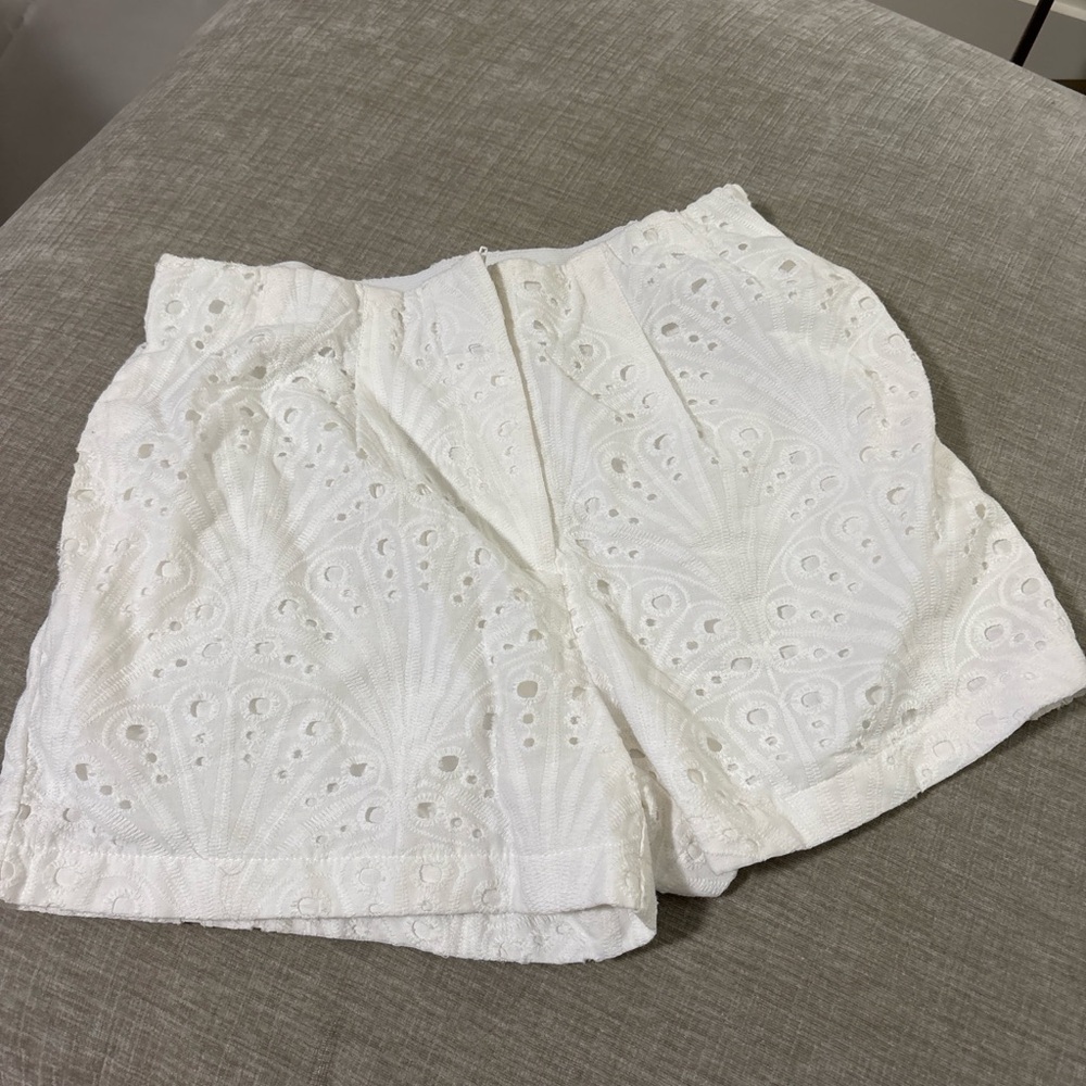 Chic White Eyelet High Waist Shorts